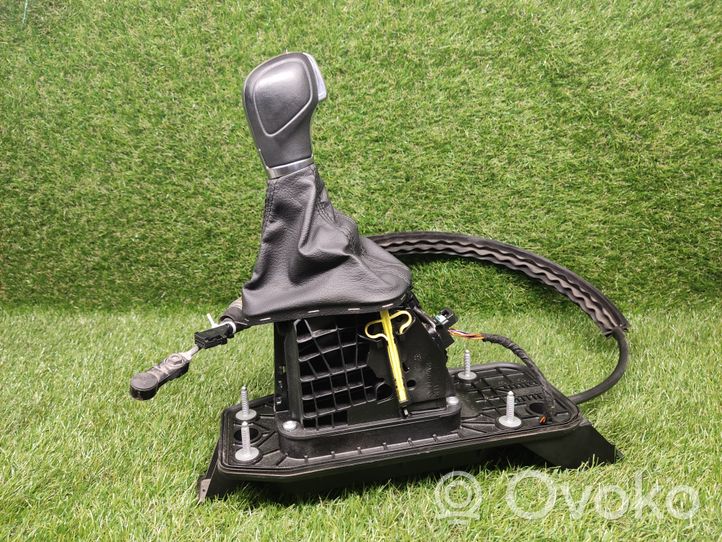 Volkswagen Jetta VI Gear selector/shifter (interior) 5K1713025BM