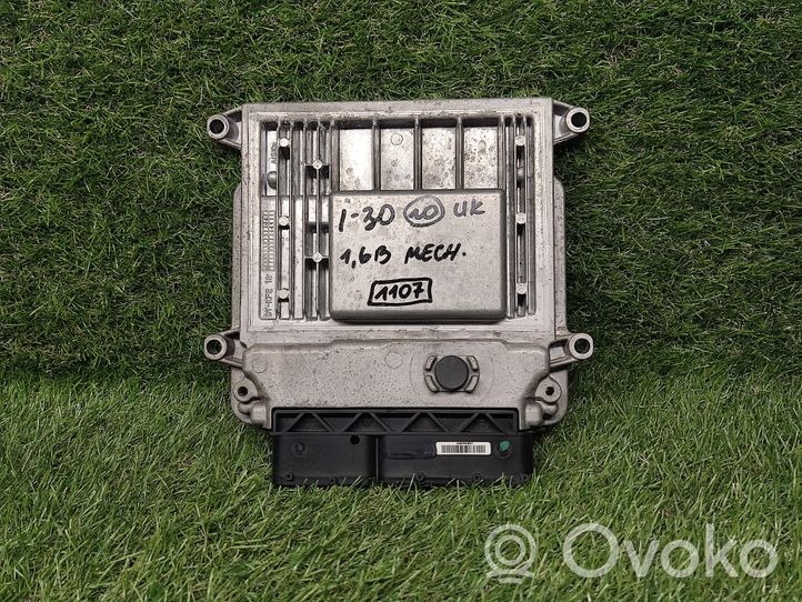 Hyundai i30 Komputer / Sterownik ECU silnika 391122B202