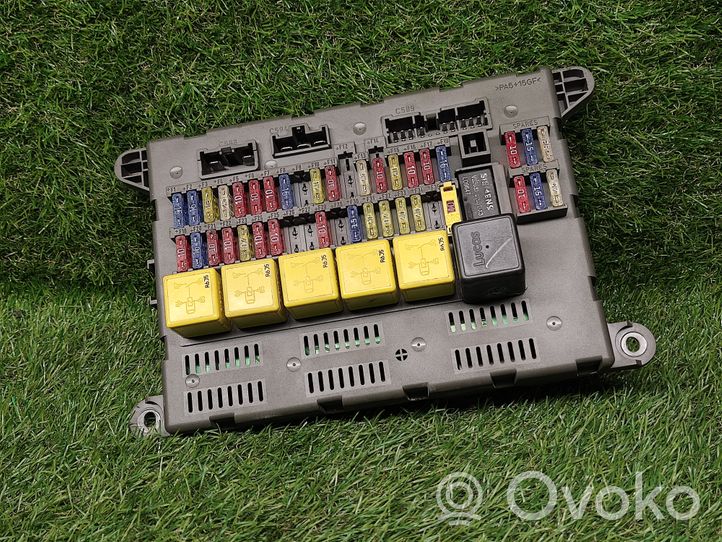 Land Rover Discovery Fuse module YQE102930
