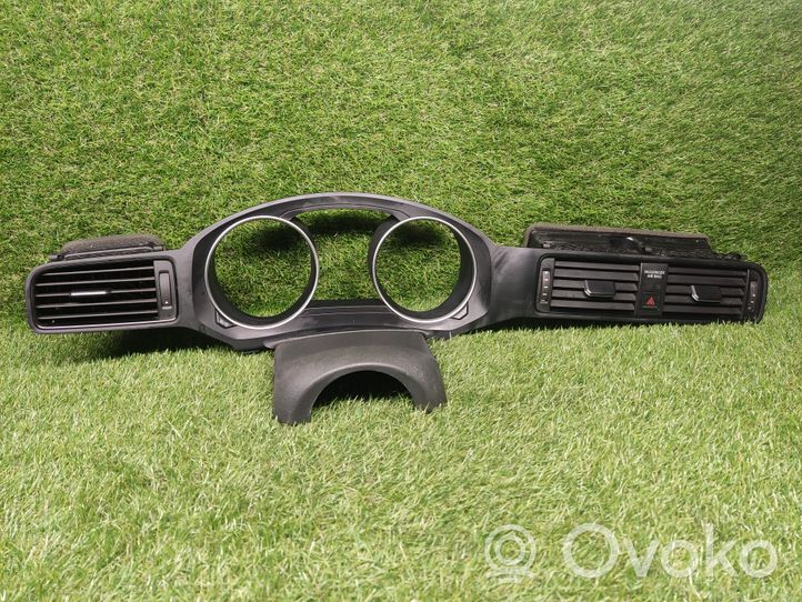 Volkswagen Jetta VI Griglia di ventilazione centrale cruscotto 5C6858560