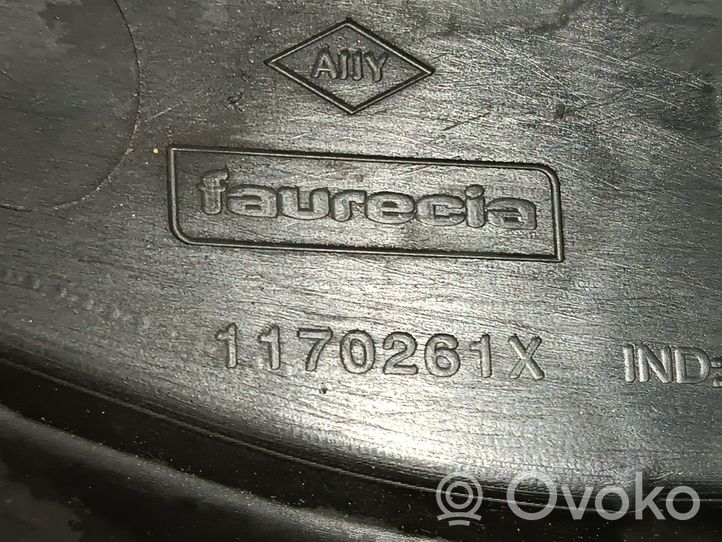 Dacia Sandero Etupuskurin ylempi jäähdytinsäleikkö 623103971R