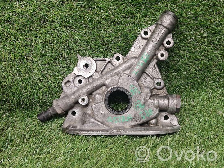 Opel Astra H Oil pump 13105998