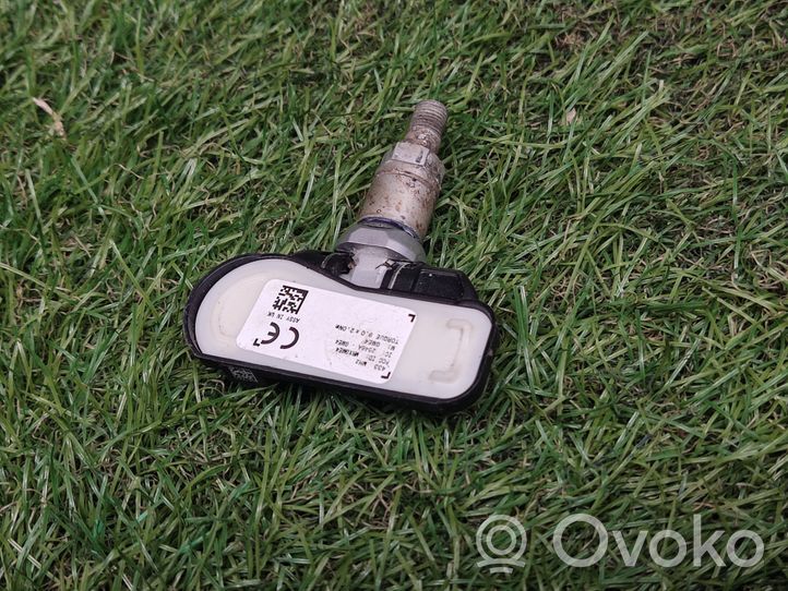 Opel Astra J Tire pressure sensor 13581560