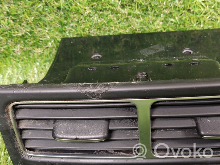 Volkswagen Touareg II Grille d'aération centrale 7P6819203A