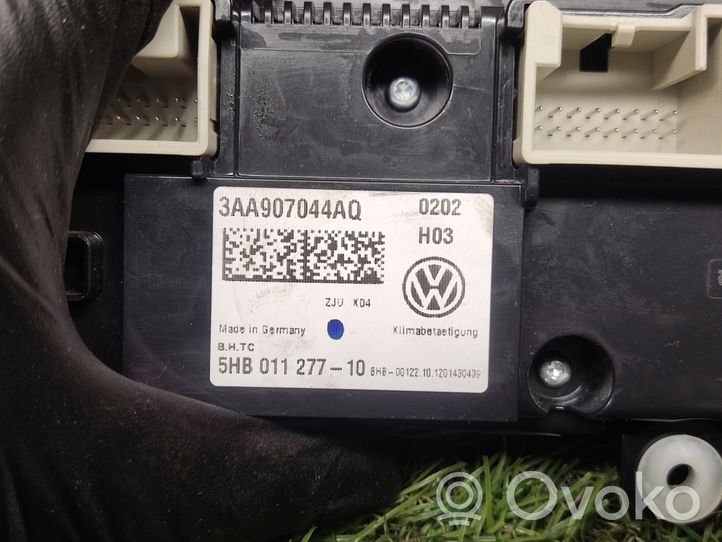 Volkswagen Jetta VI Panel klimatyzacji 3AA907044AQ