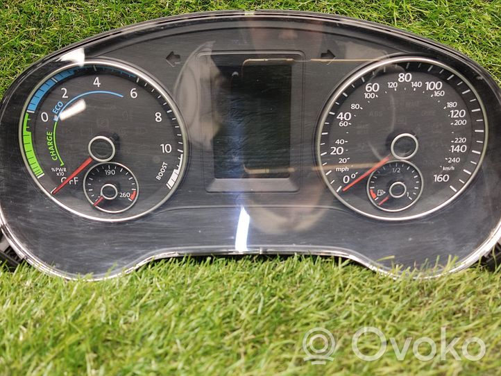 Volkswagen Jetta VI Speedometer (instrument cluster) 5C6920970D