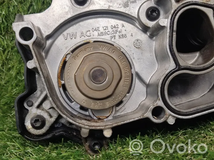 Volkswagen Jetta VI Water pump 04E121042A