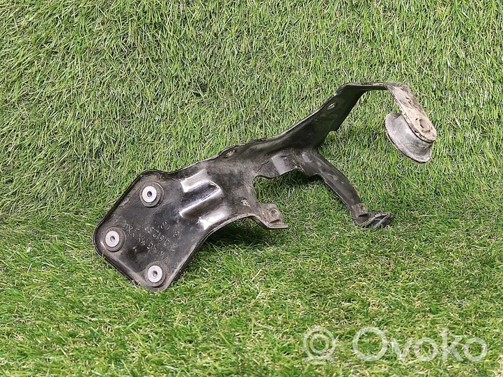 Volkswagen Jetta VI Gearbox mounting bracket 1K0612391