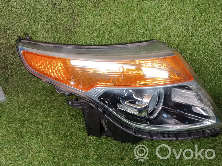 Ford Explorer Lampa przednia 