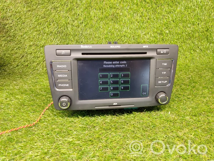 Skoda Octavia Mk2 (1Z) Panel / Radioodtwarzacz CD/DVD/GPS 1Z0035156F