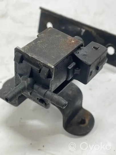 Volkswagen Multivan T4 Solenoidinis vožtuvas PA6GF30