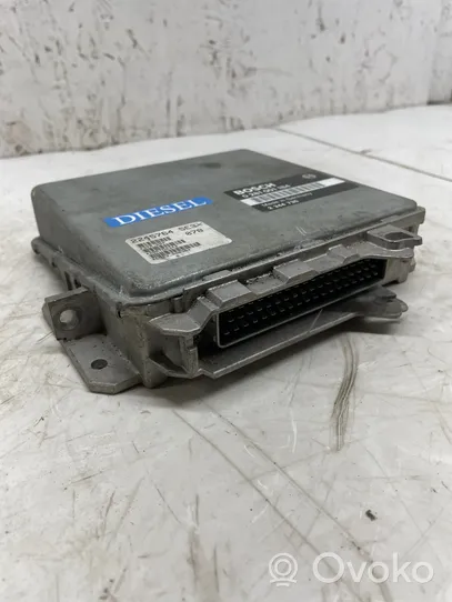 BMW 5 E34 Variklio valdymo blokas 0281001184