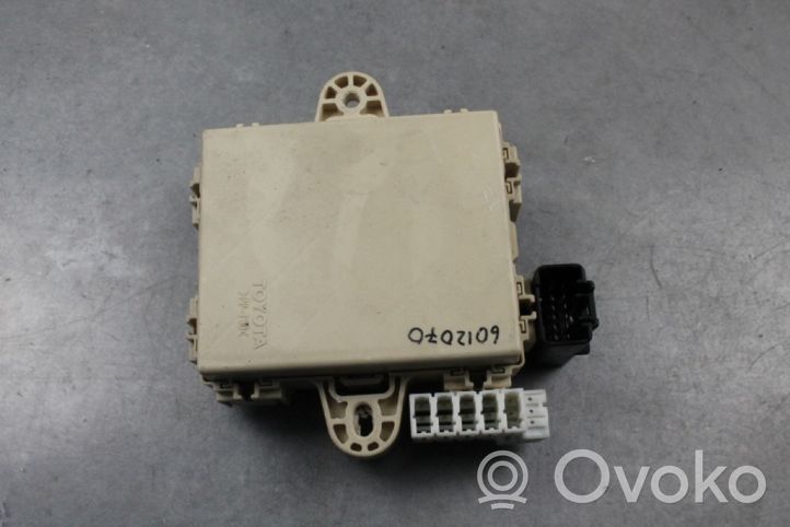 Lexus RX 300 Fuse module 