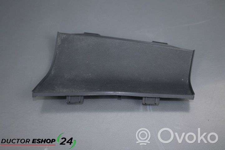 Audi Q3 8U Panelės stalčiuko/lentinėlės paklotėlis 8U2684131