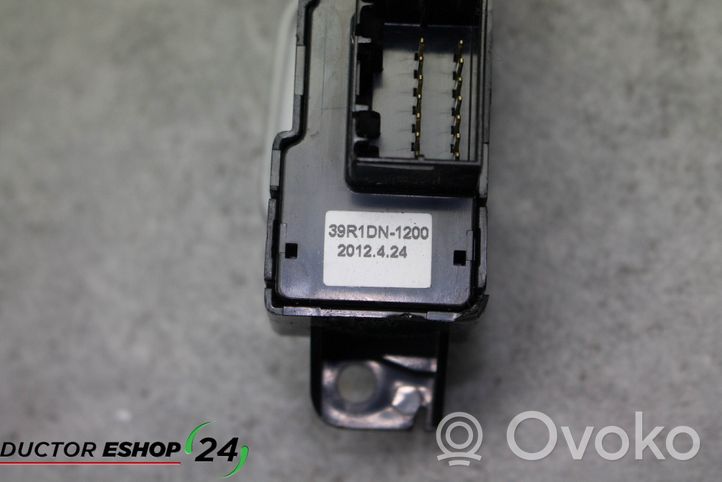 Hyundai i40 Traction control (ASR) switch 937303Z850