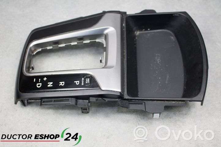 Hyundai i30 Altri elementi della console centrale (tunnel) 84651A5905