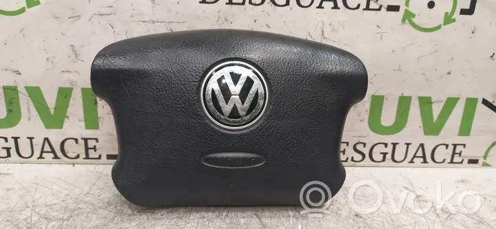 Volkswagen Golf IV Airbag de volant 3B0880201AE