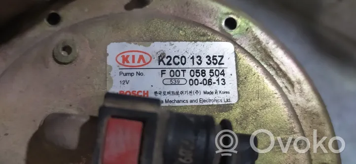 KIA Carens I Pompe à carburant K2C01335Z