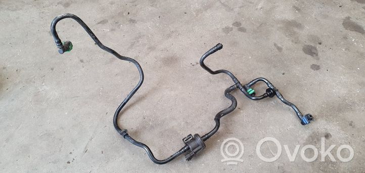 Ford Fiesta Tuyau d'alimentation conduite de carburant 