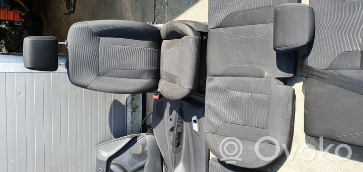 Ford Fiesta Fotele / Kanapa / Boczki / Komplet 