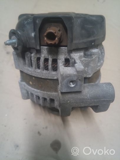 Toyota RAV 4 (XA40) Generatore/alternatore 