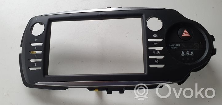 Toyota Yaris Radio/GPS head unit trim 