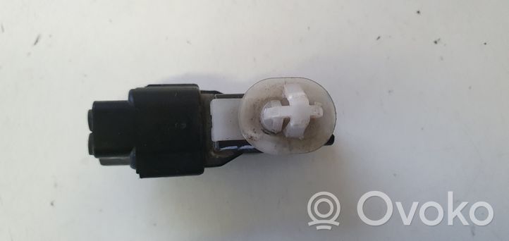 Toyota Prius (XW50) Outside/exterior temperature sensor 