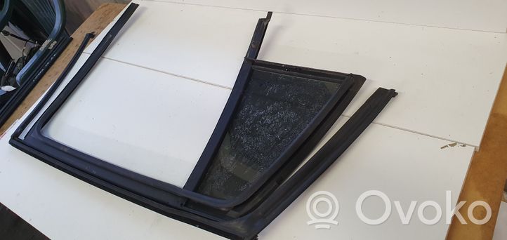 Skoda Superb B6 (3T) Gummidichtung Fenster Scheibe Tür hinten 