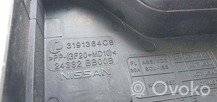 Nissan Qashqai+2 Couvercle de boîte à fusibles 
