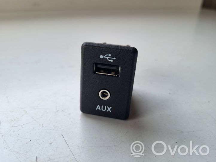 Nissan Qashqai Connecteur/prise USB 