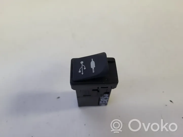 Toyota Verso USB-Anschluss 