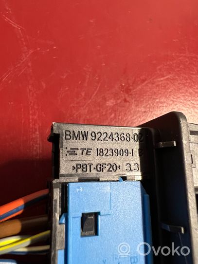 BMW X3 G01 Aizmugurējo durvju vadu instalācija 9224368