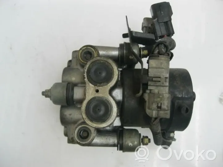 Toyota Carina T190 ABS-pumppu 4451020100