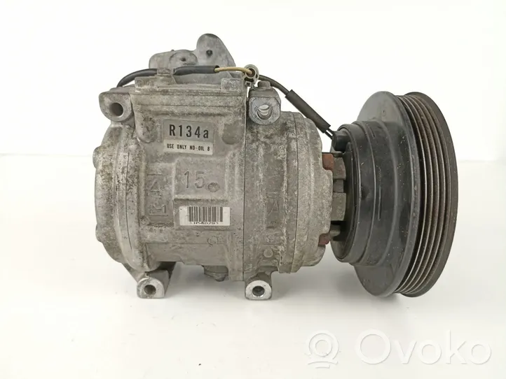 Toyota Carina T190 Ilmastointilaitteen kompressorin pumppu (A/C) 883202B120