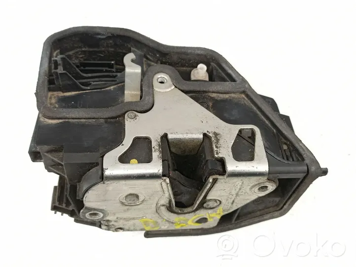 BMW X3 E83 Serratura portiera anteriore 7167072