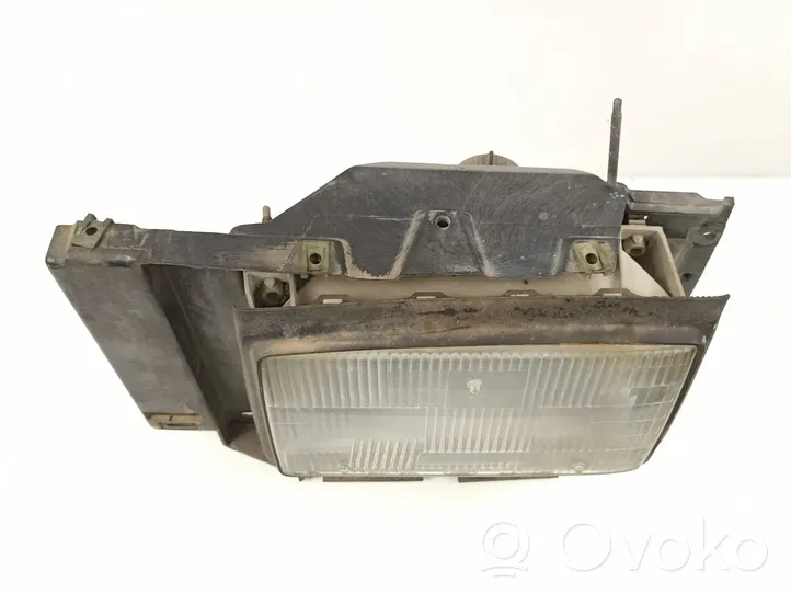 Ford Explorer Lampa przednia F17B13A045AAP