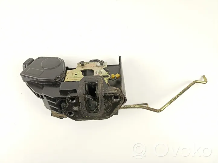 Hyundai Elantra Zamek drzwi przednich 813202D000