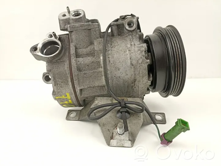 Volkswagen Passat Alltrack Compressore aria condizionata (A/C) (pompa) 8D0260808