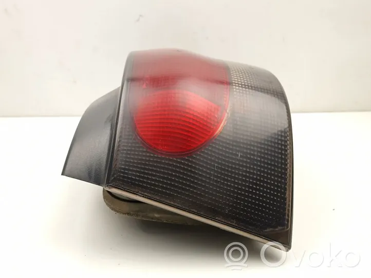 Renault Clio I Lampa tylna 7700827551