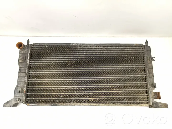 Ford Escort Radiateur de refroidissement 89AB8005FA