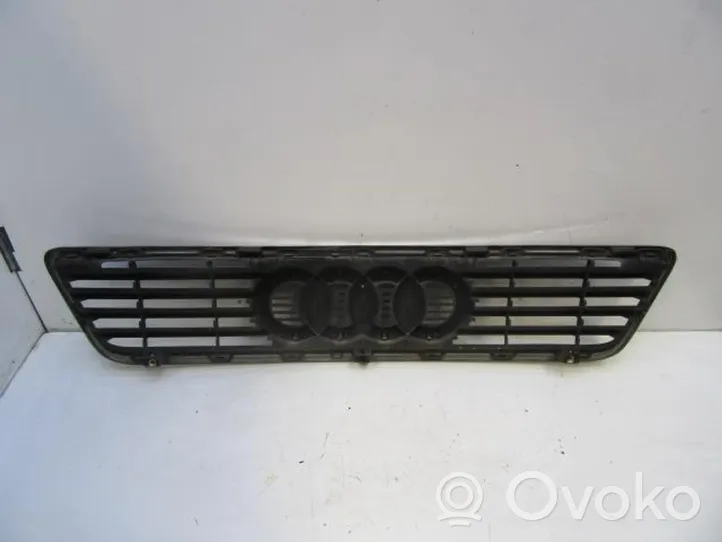 Audi 100 S4 C4 Grotelės priekinės 4A0853651C
