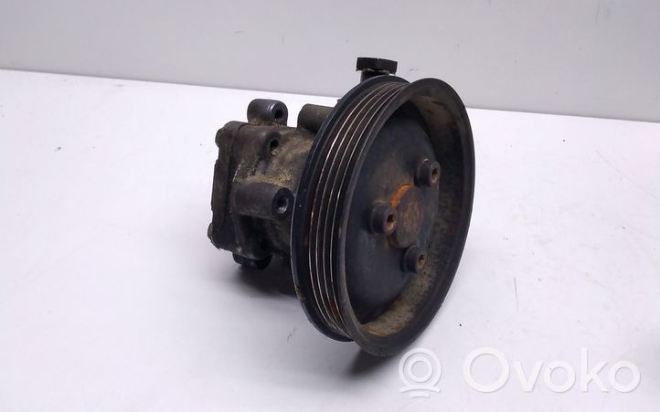 Audi A4 S4 B5 8D Ohjaustehostimen pumppu 8D0145156L