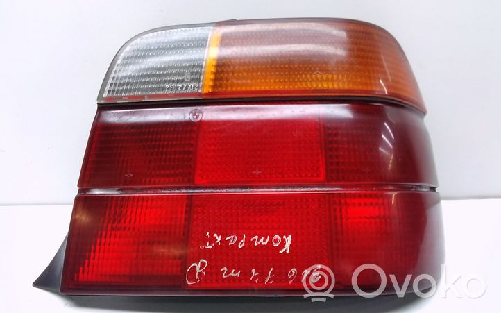 BMW 3 E36 Feux arrière / postérieurs 8353810