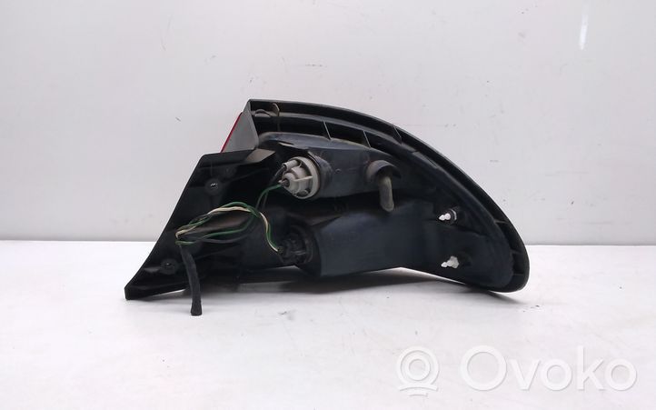 Mazda 323 F Luci posteriori 0431439