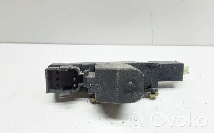 BMW 5 E34 Motorino di blocco/chiusura del portellone del bagagliaio 1378397