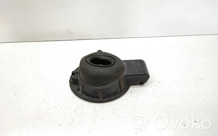 Volkswagen PASSAT B5.5 Bouchon, volet de trappe de réservoir à carburant 3B0809857