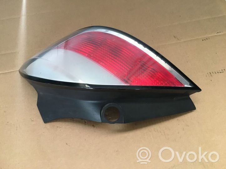 Opel Astra H Lampa tylna 24451837