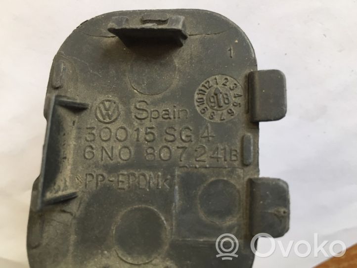 Volkswagen Polo III 6N 6N2 6NF Etuhinaussilmukan suojakansi 6N0807241B