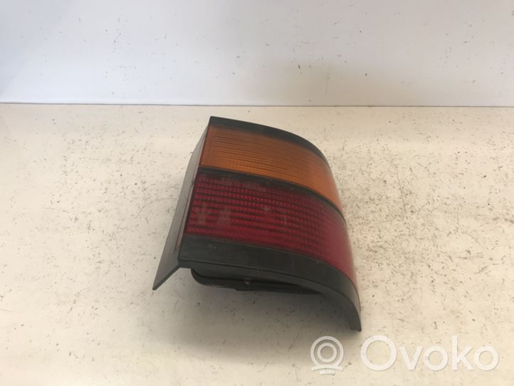 Volkswagen PASSAT B3 Luci posteriori 333945257