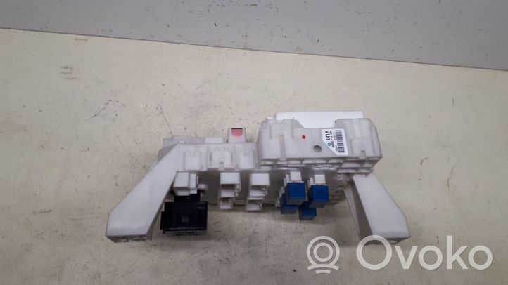 Opel Agila B Fuse module 3677085L00